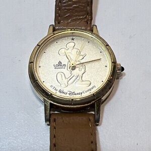 Vintage 1980s Disney Mickey Mouse Watch